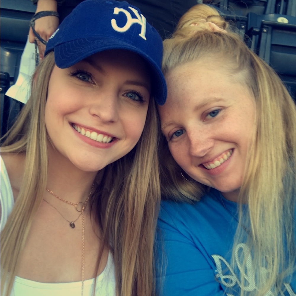 Meet your Posher, Emilia